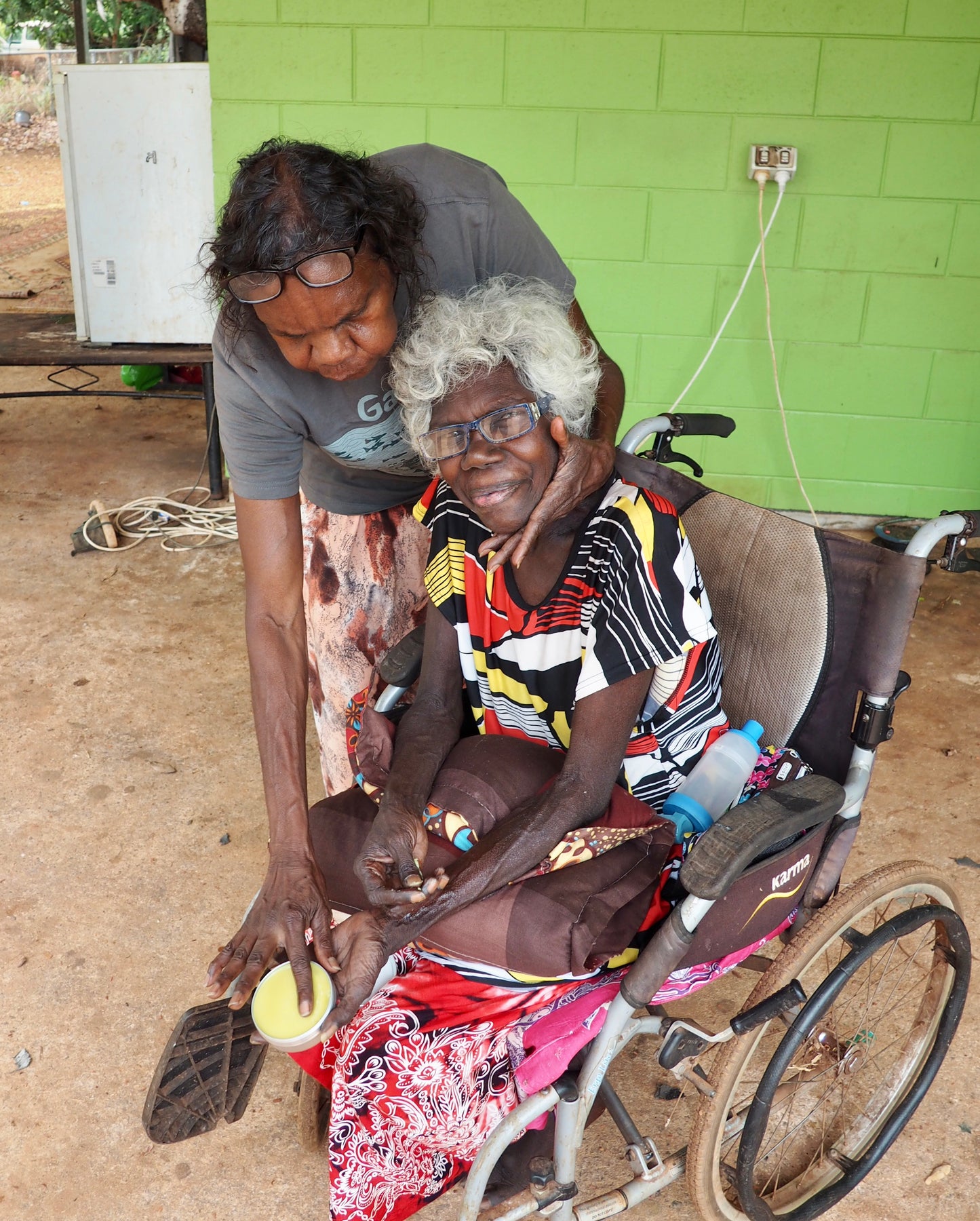 Donate a balm to Yolŋu